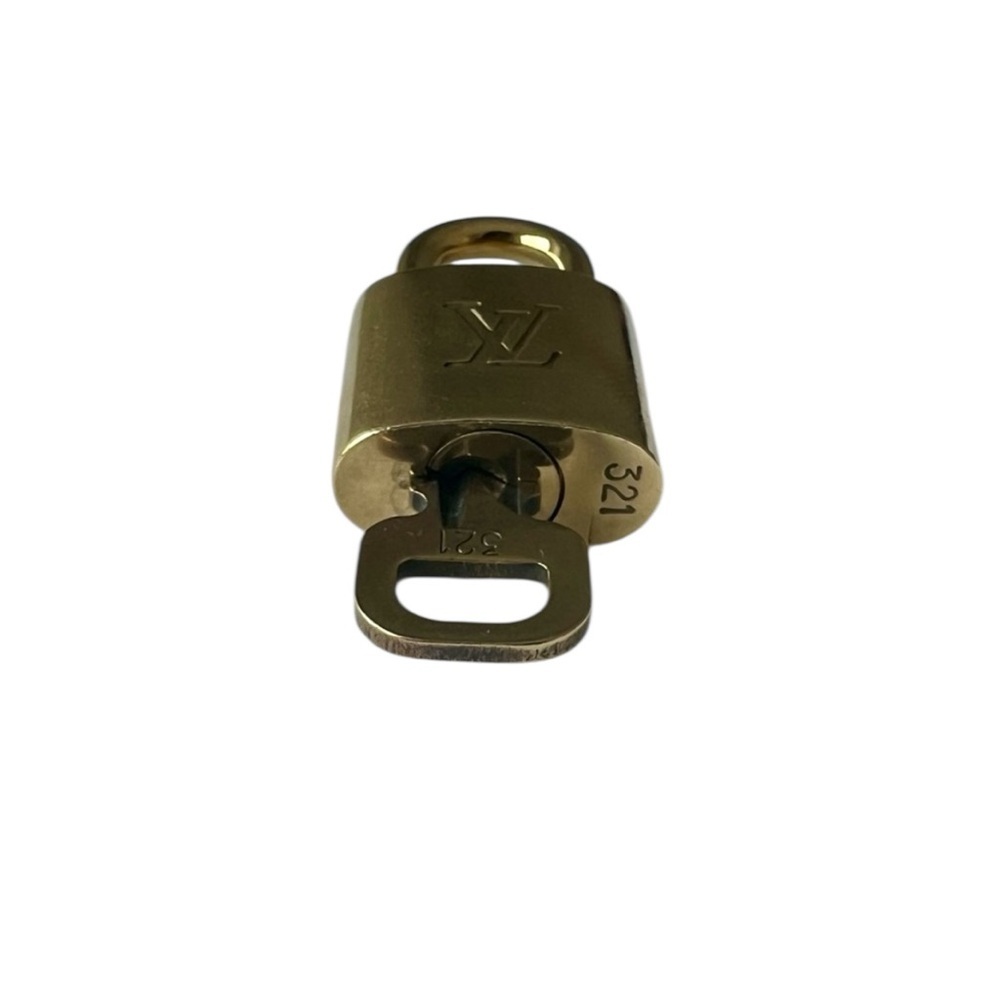 Louis Vuitton Lock and Key #321 EUC
Gold metal pad lock 🔐 - Picture 2 of 3